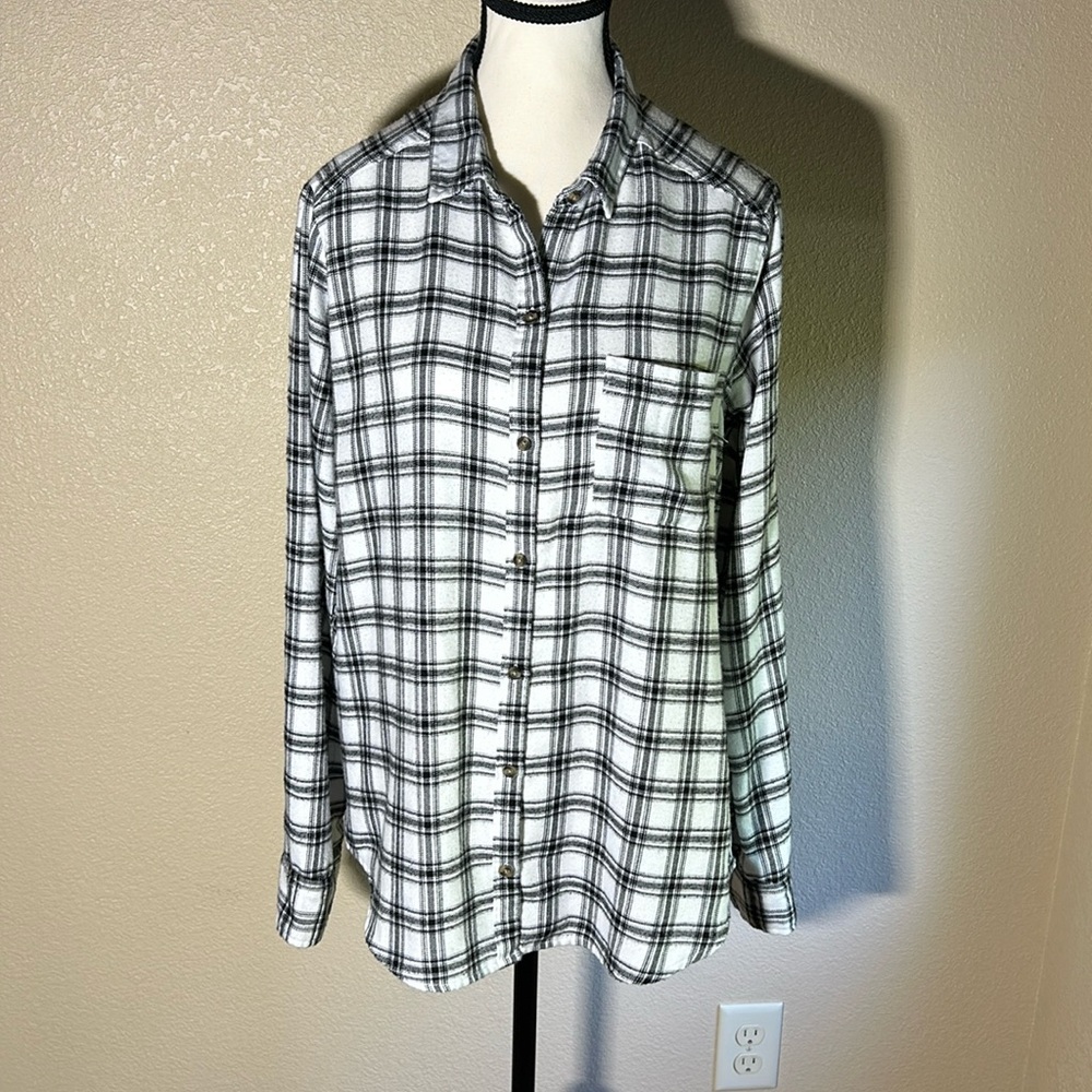 Hollister Women'sSoft  Black/White Checked Flannel Long Sleeve Shirt Size Medium